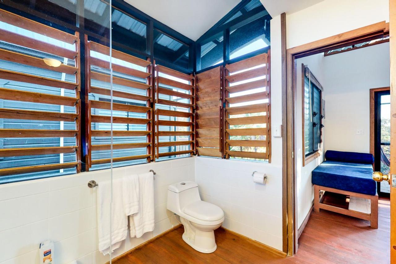 Inn The Trees Cabanas Placencia Экстерьер фото